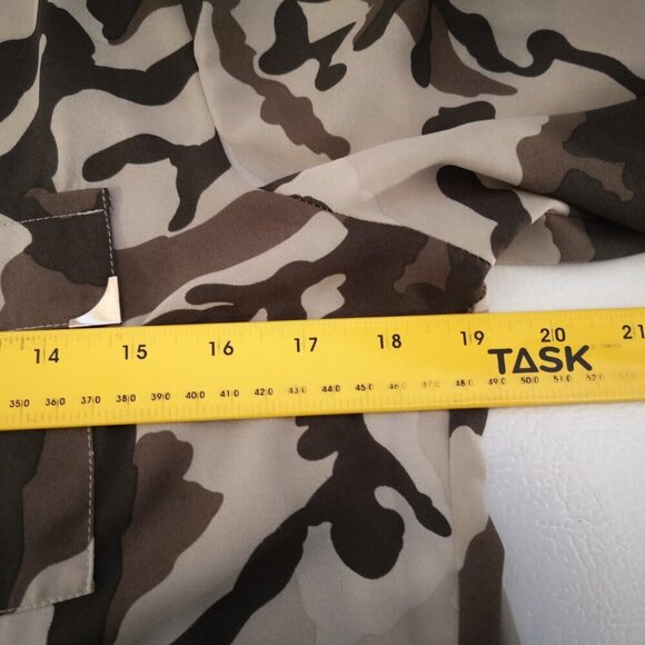 FDJ French Dressing Jeans Ladies Camo Print Size 10 Blouse - Picture 10 of 12